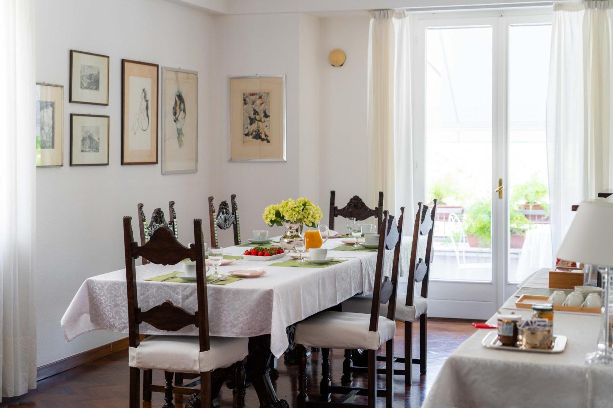 Casa Di Anna Apartment เปซาโร ภายนอก รูปภาพ