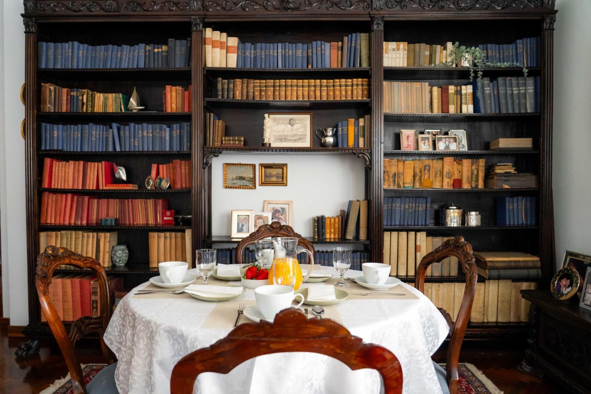 Casa Di Anna Apartment เปซาโร ภายนอก รูปภาพ