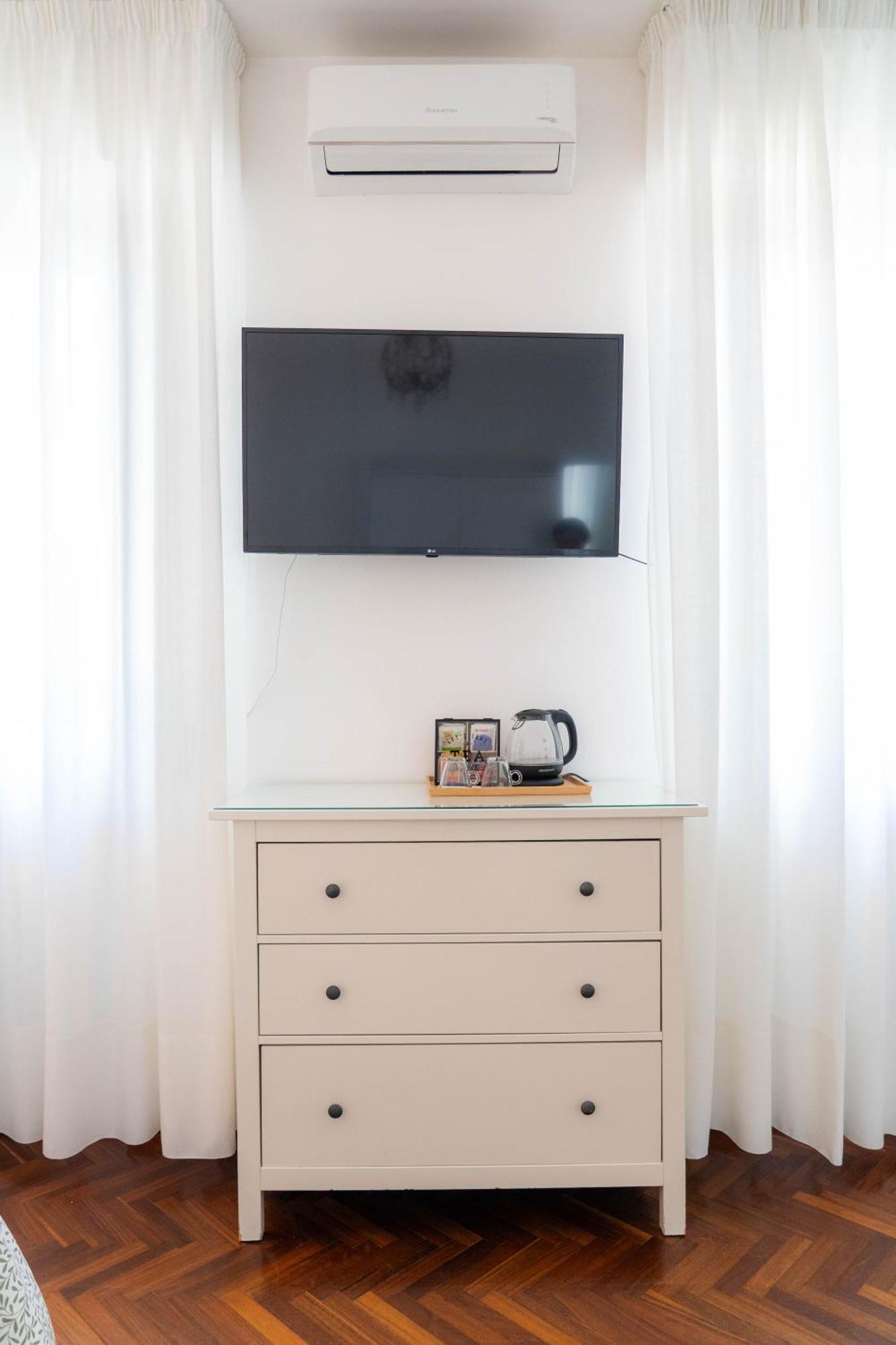 Casa Di Anna Apartment เปซาโร ภายนอก รูปภาพ